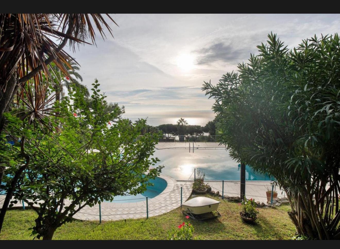 Mamariviera Home Holidays Sanremo - Casa Vista Mare Con Piscina Exterior photo